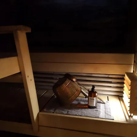 Etelaerinne 10 B Рука