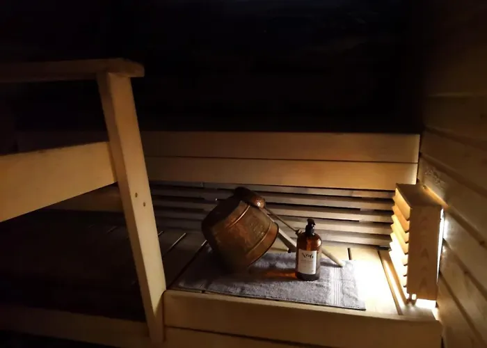 Etelaerinne 10 B 루카